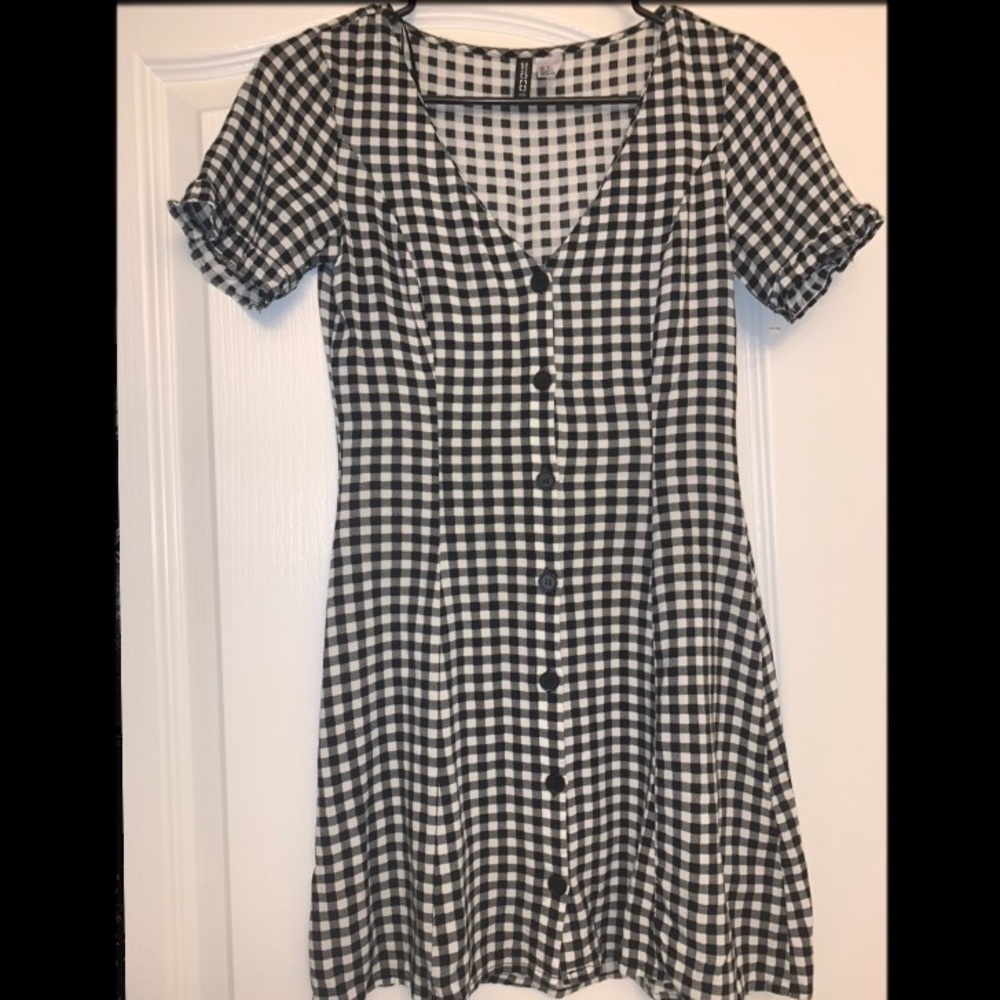 Gingham button down dress. (From h&m)